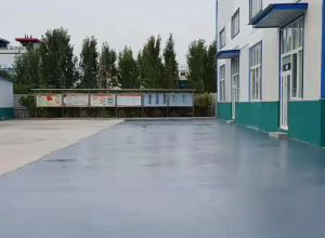 东营彩色路面喷涂翻新的材料对冬季